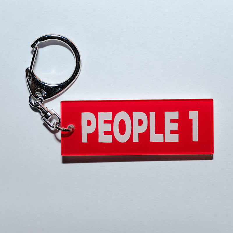 PEOPLE 1 KEYCHAIN