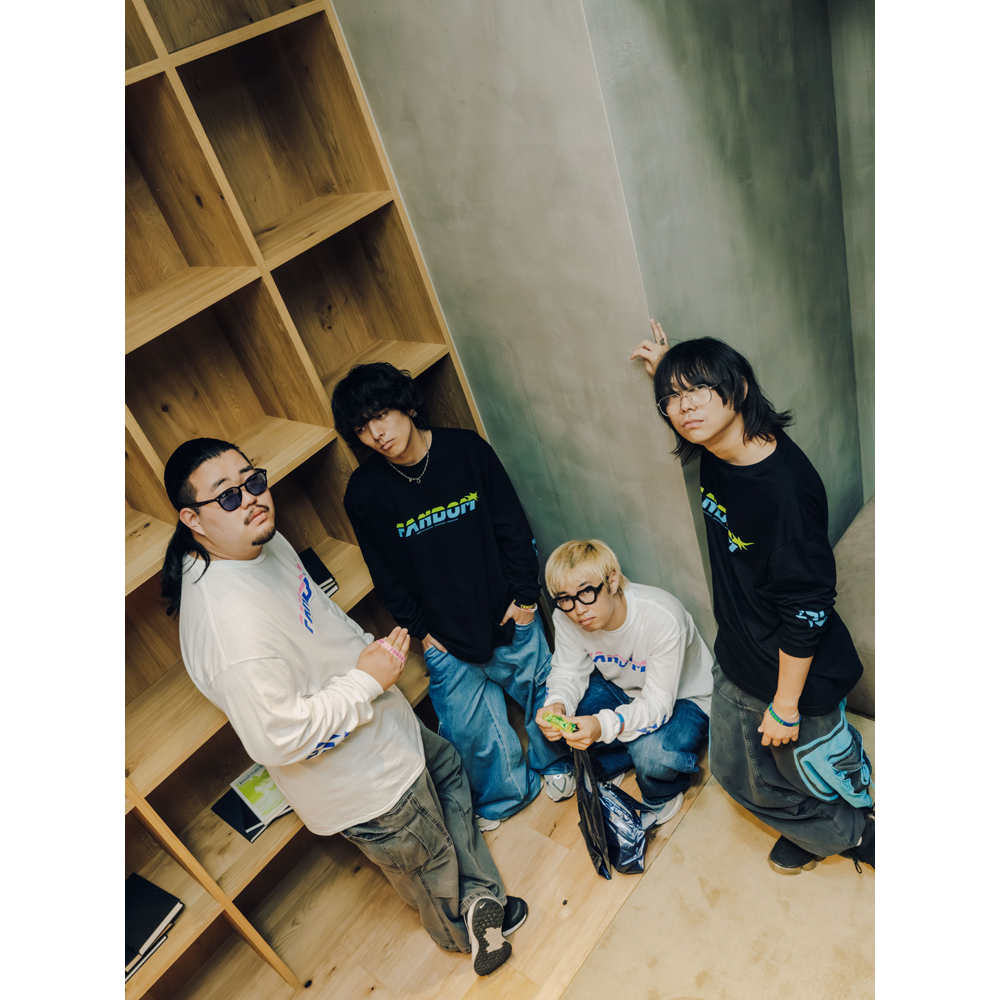 FANDOM Long T-shirt White