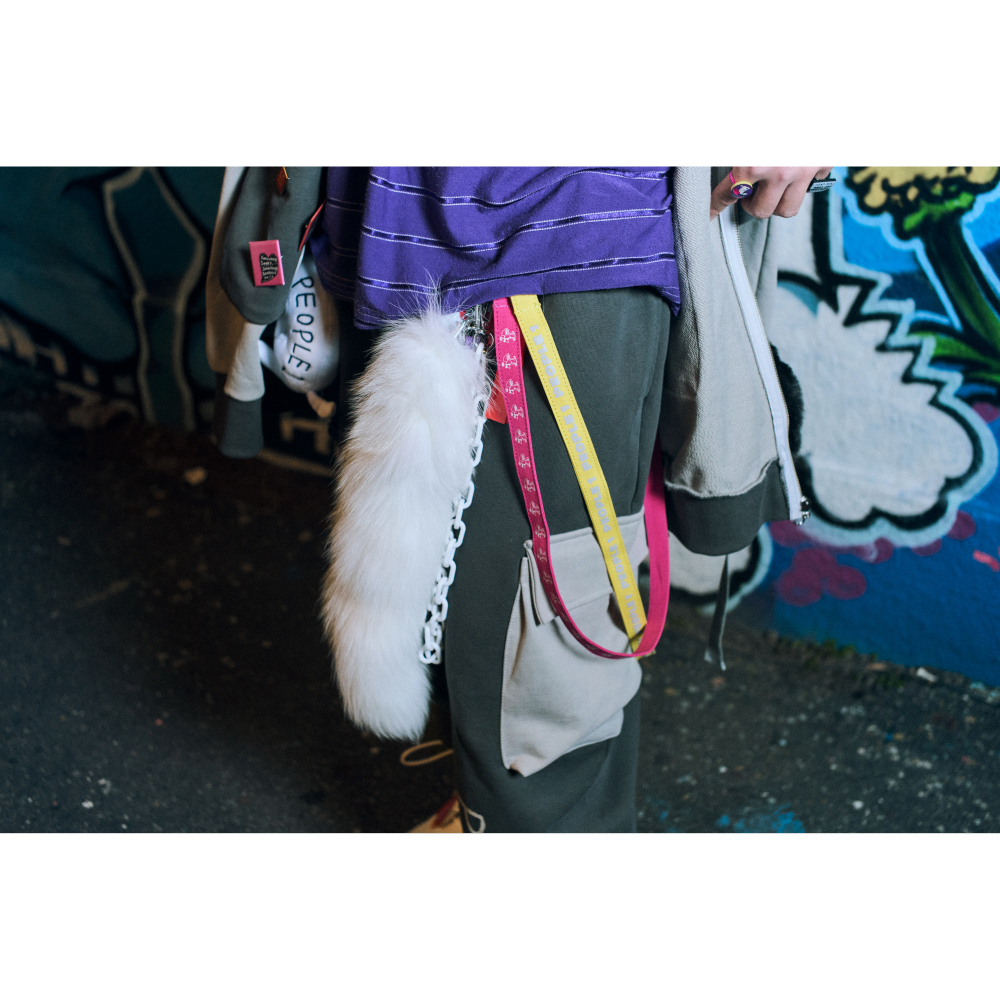 PEOPLE 1 FAKE FUR TAIL KEYCHAIN