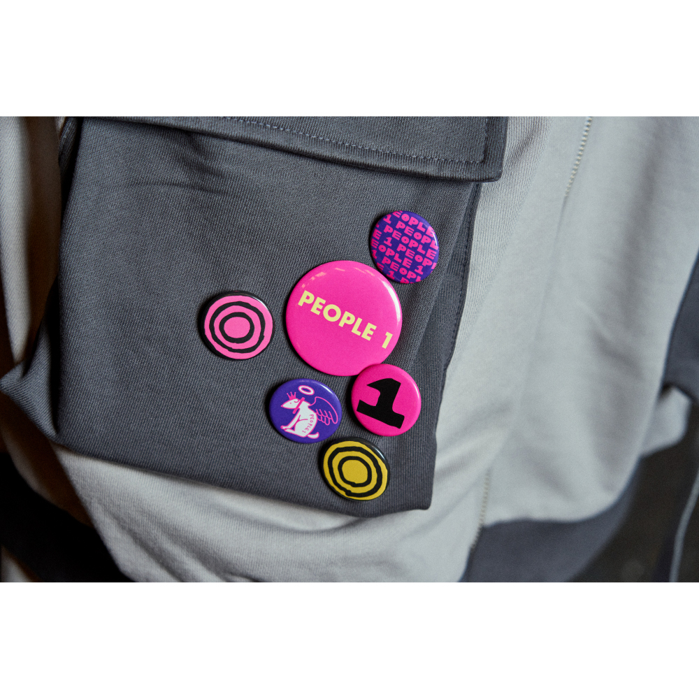 PEOPLE 1 CAN BADGES / PINK × PURPLE
