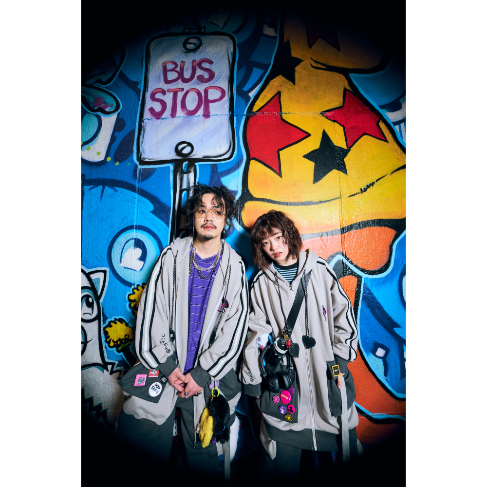 PEOPLE 1 CAN BADGES / PINK × PURPLE